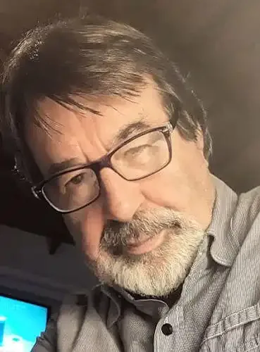 Retrato de Enrique Gomáriz Moraga